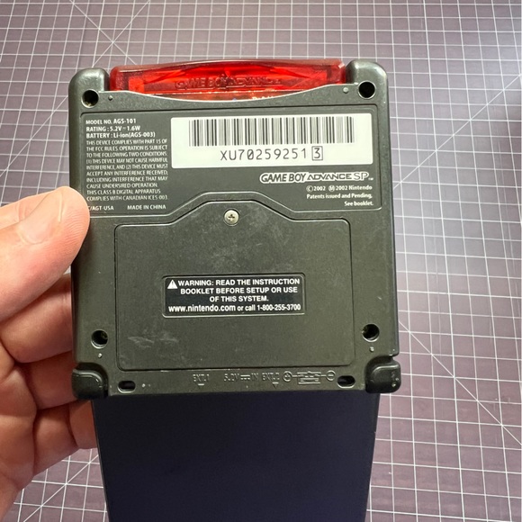 Nintendo Game Boy Advance SP in Graphite AGS 101 - Picture 8 of 9